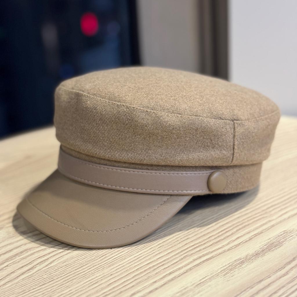 Retro PU Leather Autumn and Winter Woolen Hat for Women British Flat Top Cap Octagonal Hat for Cultural Travel