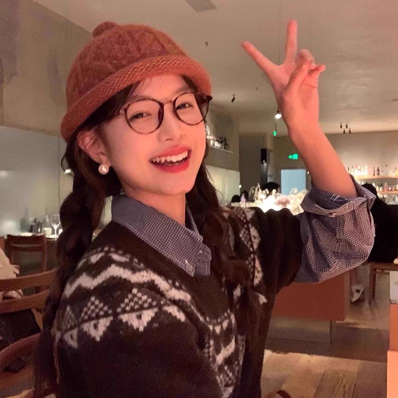 1pc Women Fashionable Beanie,Elegant Leisure Faction Portable Breathable Knitted Cap,Suitable for Vacation Travel Outdoors Wear