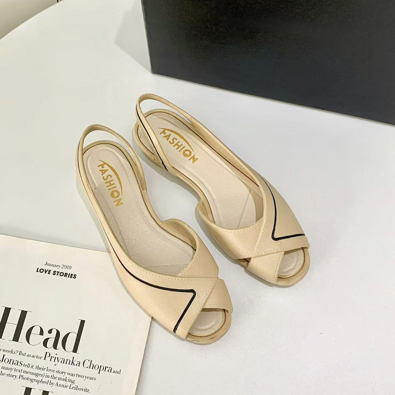 

Fashion New hollow sandals fashion round head fish mouth shoes flat non-slip casual color match summer women s shoes 41 белый