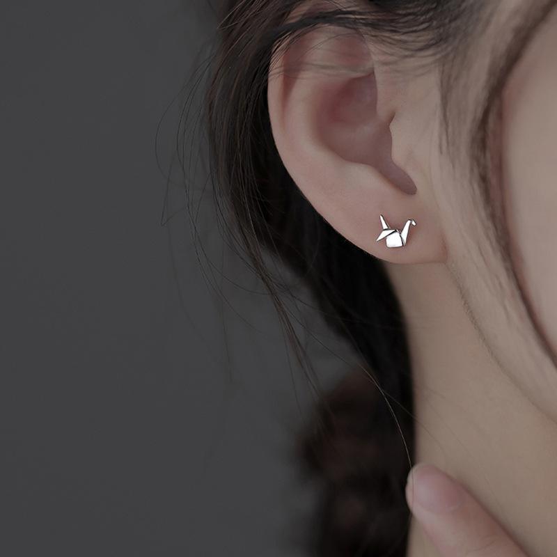 [Minimalist Origami Crane Earrings] Fashion Animal Stud Earrings for Women No Need to Remove While Sleeping Simple and Versatile Daily Wear
