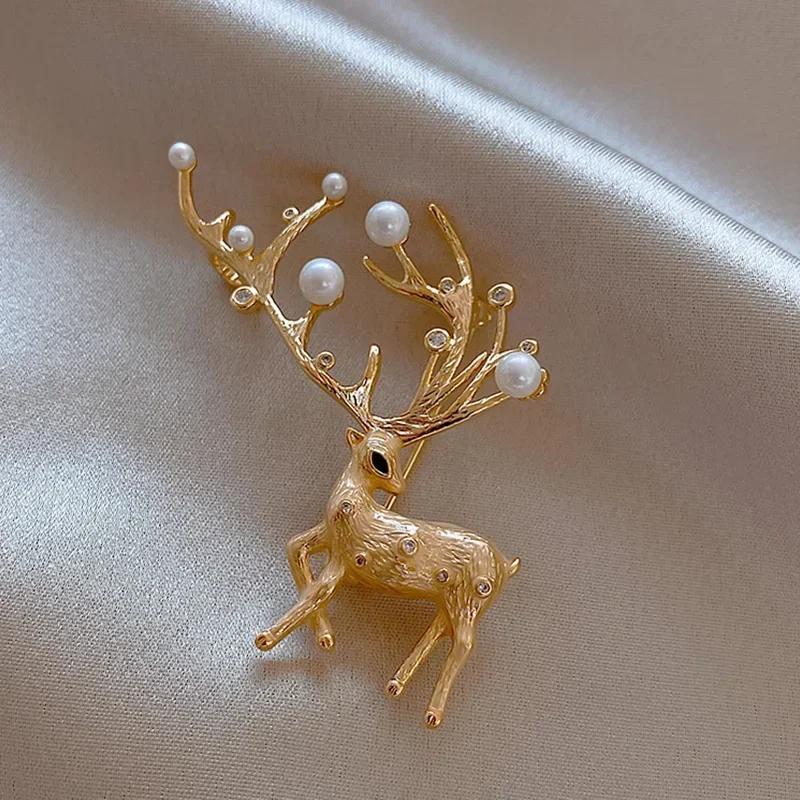 Women Fashion Newest Deer Shape Brooch High-end Temperament Pearl Brooch Exquisite Niche Design Suit Accessories Christmas Gift