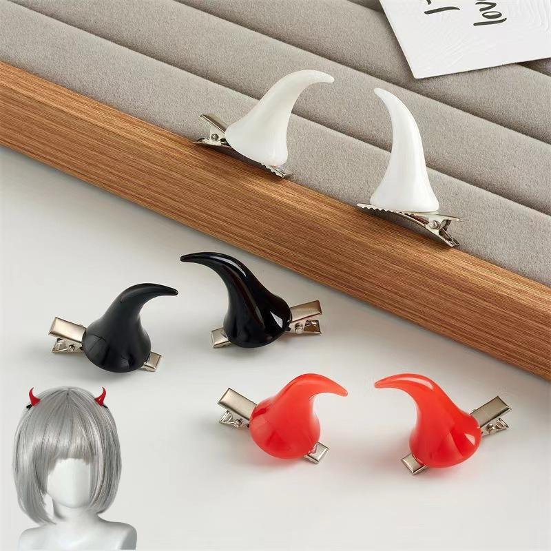 1pair Gothic Ox Horn Hair Clips Devil Horn Barrette for Halloween Cosplay Party Costume Side Clip Spooky Women Hair Accessory