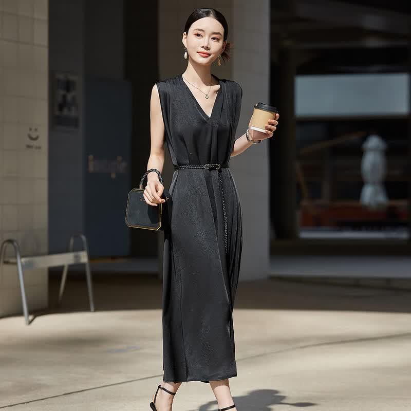 Elegant V-Neck Sleeveless Summer Dress