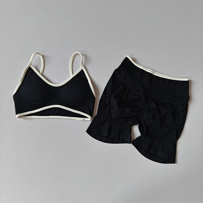 Yoga Set for Women with Chest Pads, Tight-Fitting, Quick-Drying, Suitable for Outdoor Running, Sports, Fitness, and Yoga, High-Waisted Shorts