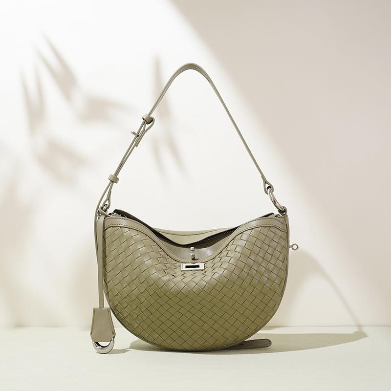 New bag women's niche high-end sense single shoulder underarm crescent braided bag first layer cowhide casual messenger handbag