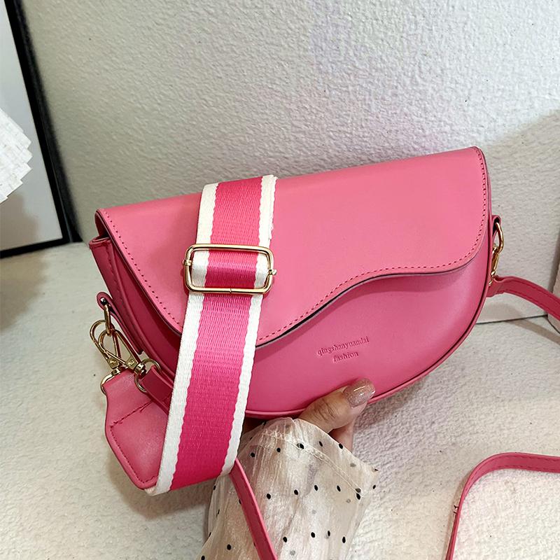 Fashion Small PU Leather Saddle Armpit Bags for Women Vintage Designer Shoulder Crossbody Bag Small Flap Purse and Handbags