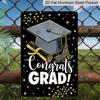 Plat 2D, 1 pièce "Félicitations Diplômé(e) !""" Panneau Décoration Murale en Métal avec Chapeau de Diplômé & Diplôme - Aluminium 8*12 Pouces Noir & Or Décoration de Remise des Diplômes, Thème Étoiles"""