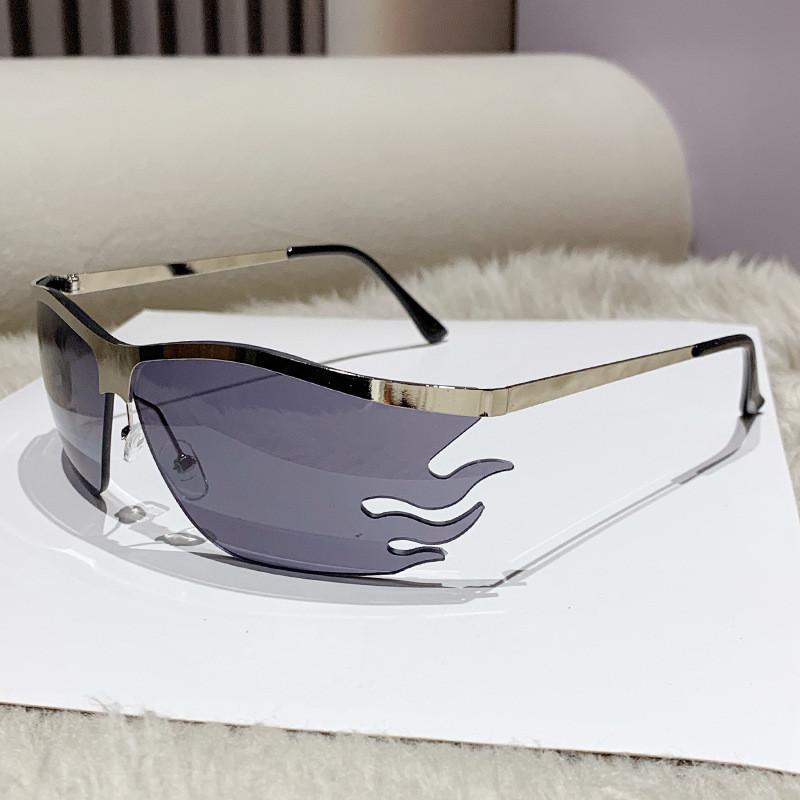 

Retro Fire Sun Glasses With Polarized Lens For Streetwear And Festivals Style1