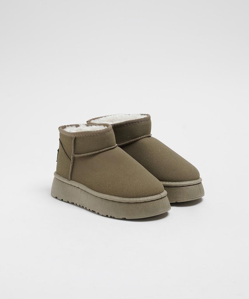 Chaakan Arik Fur-Lined Short Ugg Boots Wtsdr4F859
