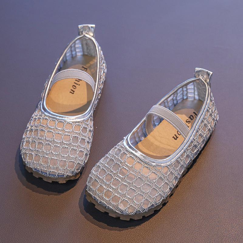 

Девочки Пляжная обувь Сетчатая Дышащая Слипоны Детская Обувь на Плоской Подошве Слипоны 2025 Новая Детская Повседневная Обувь Принцесса Стиль Мягкая Подошва Инс 27 серебряный