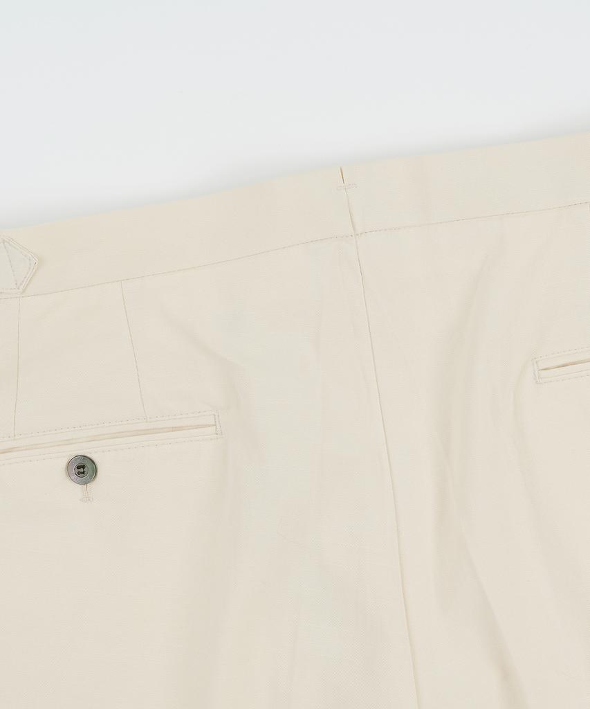 BELLIEF Essential Linen Cotton Twill Adjust 2-Pleated Relaxed Chino (Ecru)