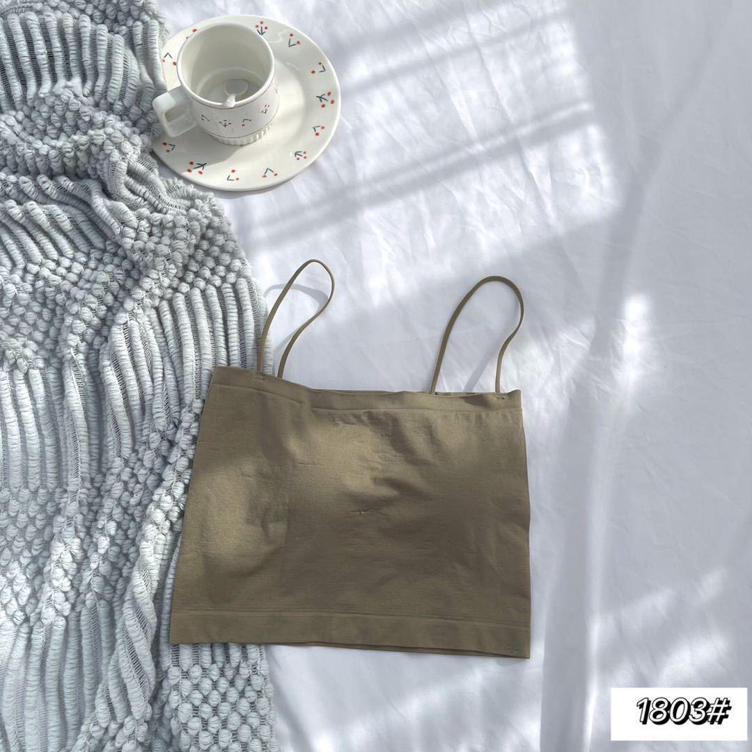 

Женский бесшовный топ-труба с интегрированной нагрудной накладкой, идеально подходит как для внутреннего, так и для внешнего ношения. One Size [80-135 lbs]