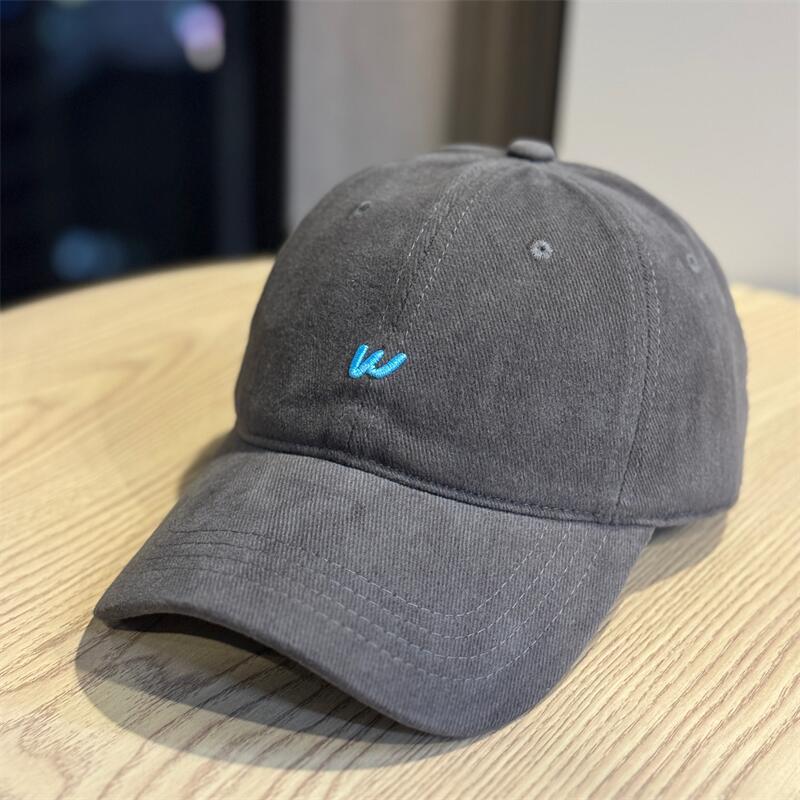 Simple letter W embroidery baseball cap unisex spring and summer breathable sunshade cap showing face small versatile wide brim