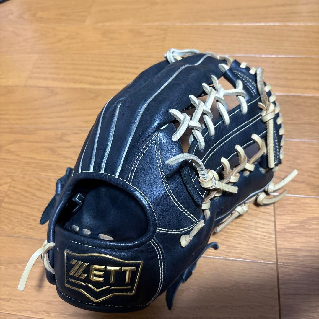 Used ZETT Softball Gloves Black
