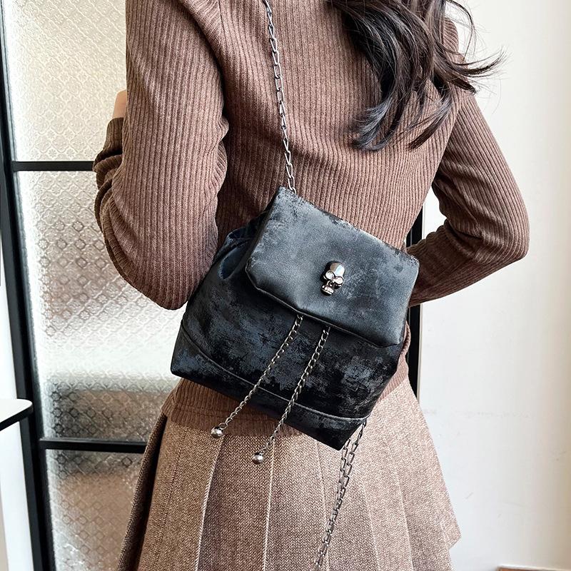 Schoolbag Autumn New Pump with Bucket High Value Casual Backpack Personalized Skull Chain Backpack Trend Small Bag