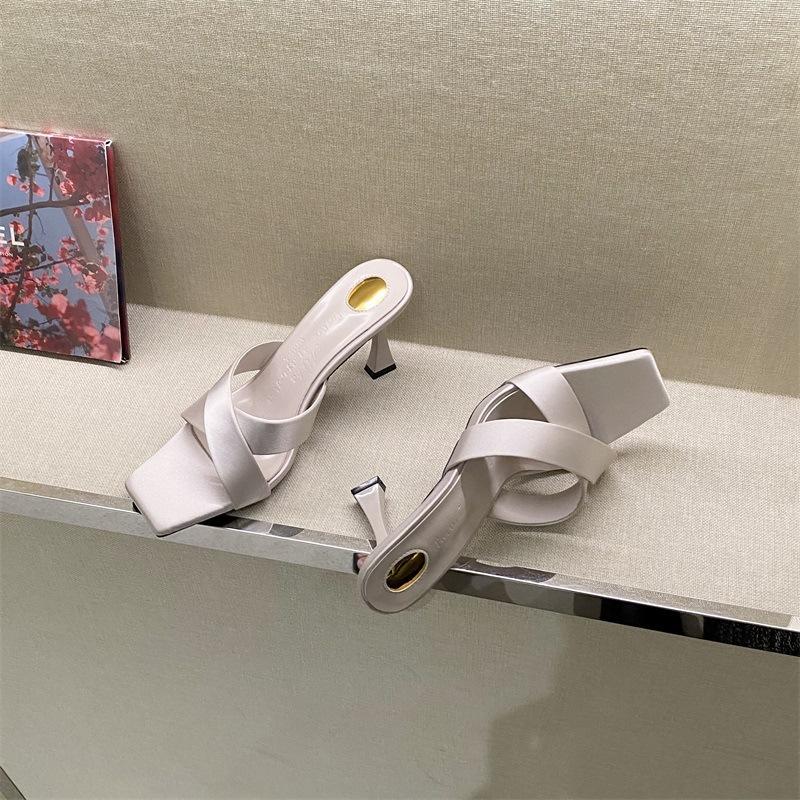 

French 2025 summer new square head cross with high-heeled sandals women s silk versatile open-toed sandals 39 белый