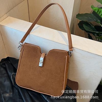 Autumn and Winter Retro Matte Small Bag Women's 2025 New Commuter Versatile Shoulder Underarm Bag Messenger Bag Bucket Bag