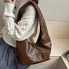 Vintage Rivet Shoulder Underarm Bag 2025 Trend Women Large Capacity Tote Bags Female Soft Leather Handbags Commuting Tote Bags