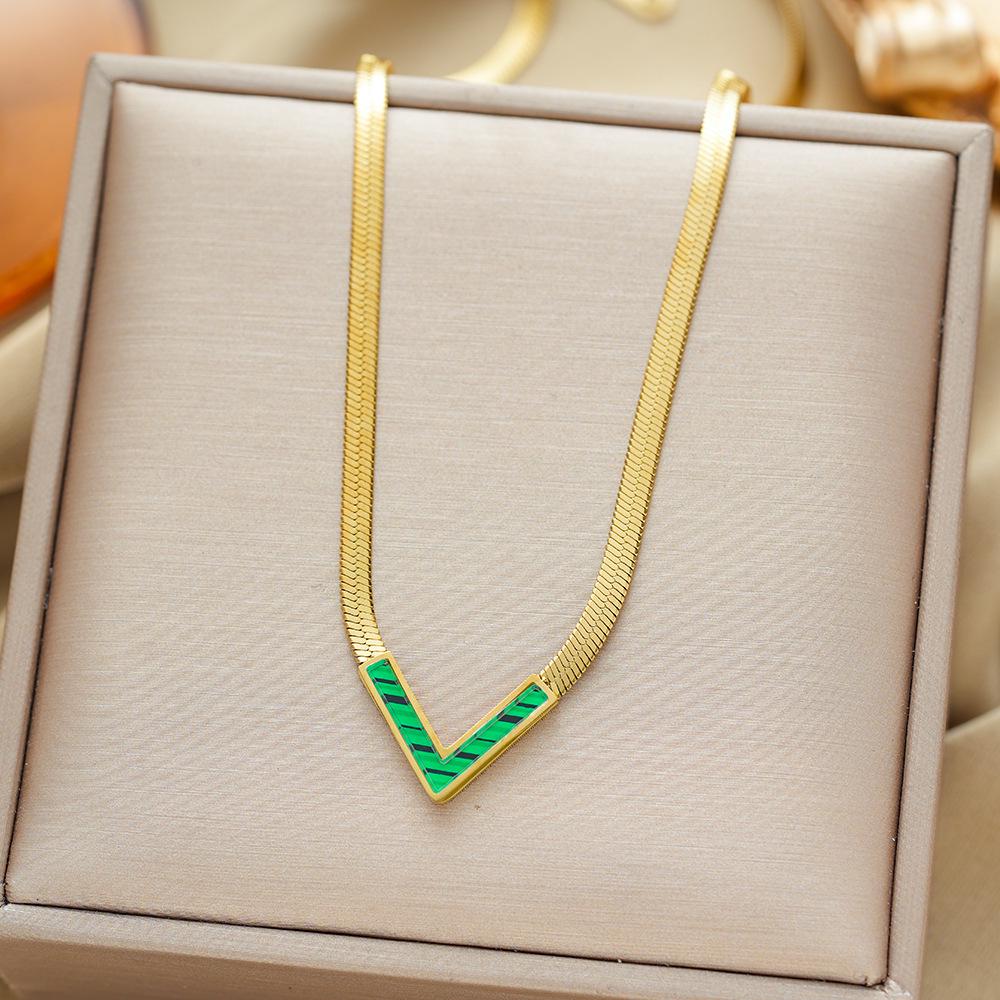 Exquisite 18K Gold-Plated Titanium Steel Necklace - Women's Clavicle Chain Jewelry, Fade-Resistant