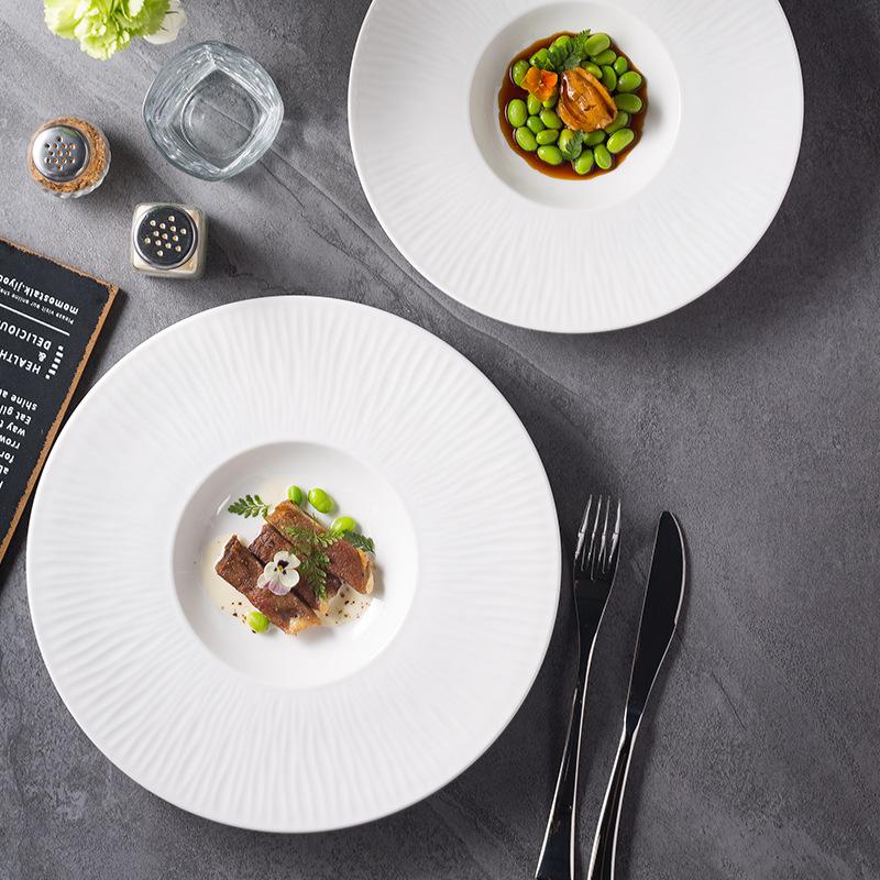 Čistě bílý keramický talíř na těstoviny Talíř se slaměným kloboukem Mísa Talíř létajícího talíře Restaurace Západní polévkový talíř Kreativní hotelové nádobí