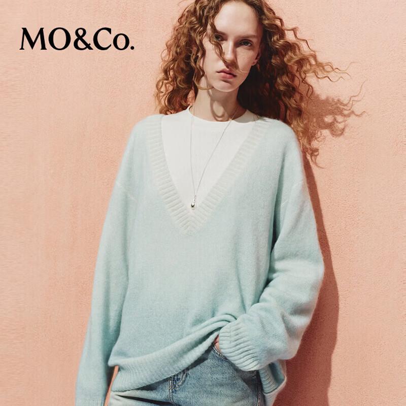 

MO&Co. Women s V-Neck Gradient Knit Top M