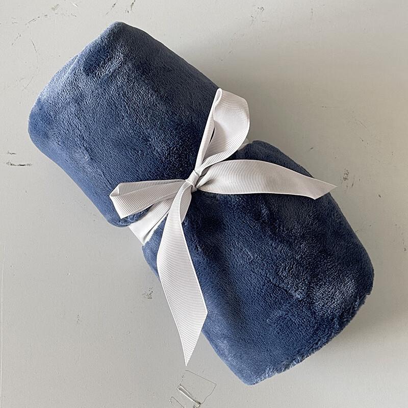 

Solid Color Flannel Nap Blanket