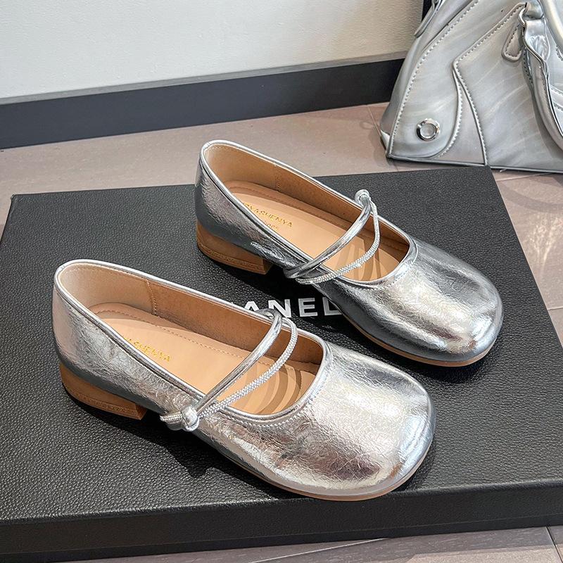 French silver Mary Jane small leather shoes women's 2025 new summer beautiful skirt flat bottom shallow mouth evening single shoes