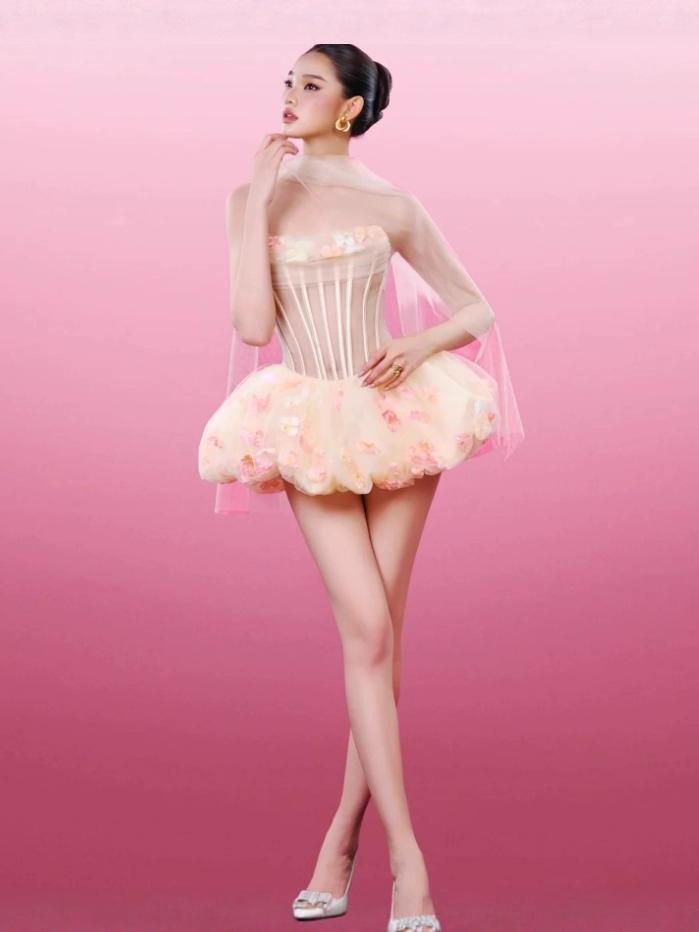 26-Year Anniversary Vietnam Designer Strapless Fishbone Dress with Mesh Flower Puffy Skirt for Fairy Parties