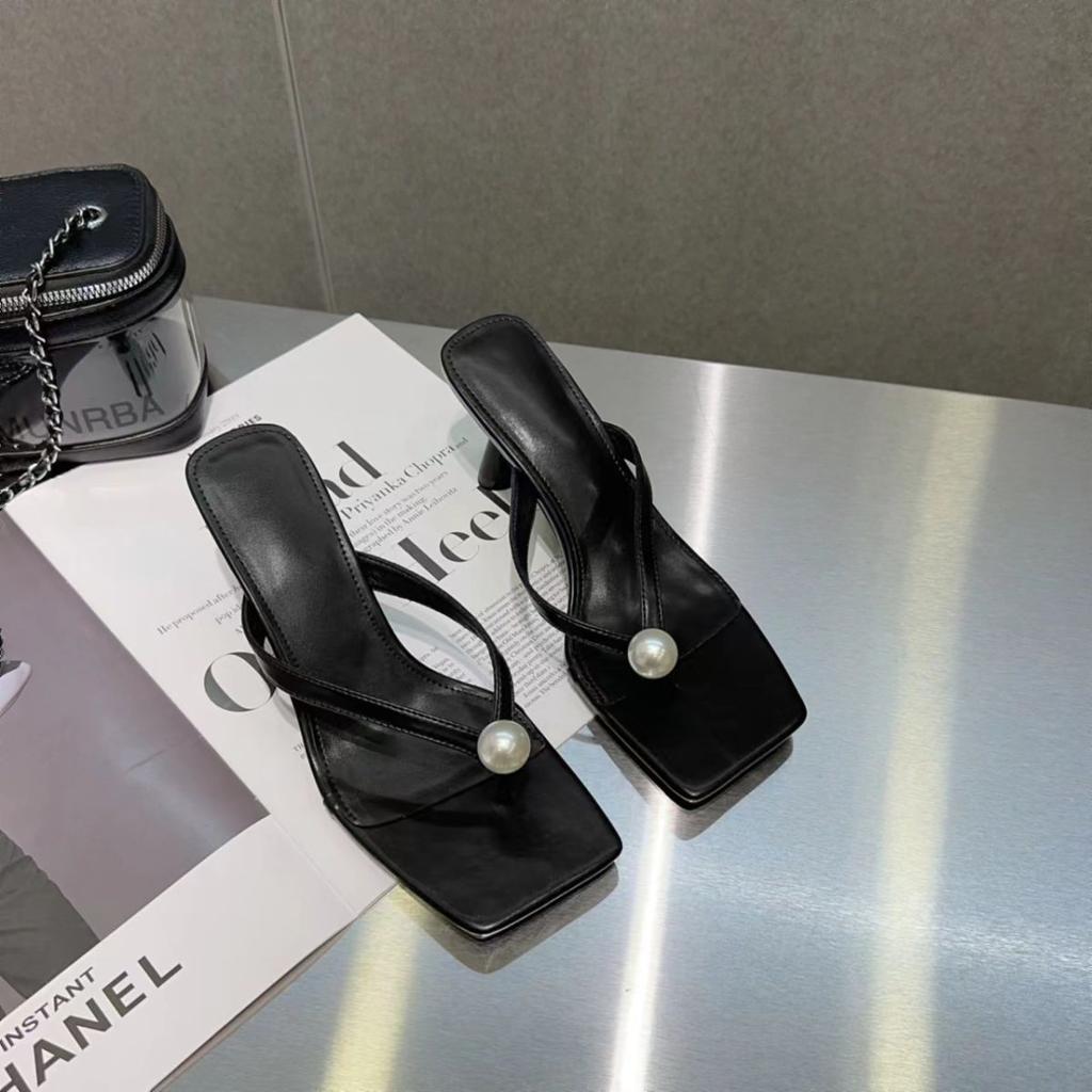 French stiletto outer slippers women's 2025 summer new versatile toe square pearl high heel white flip-flops