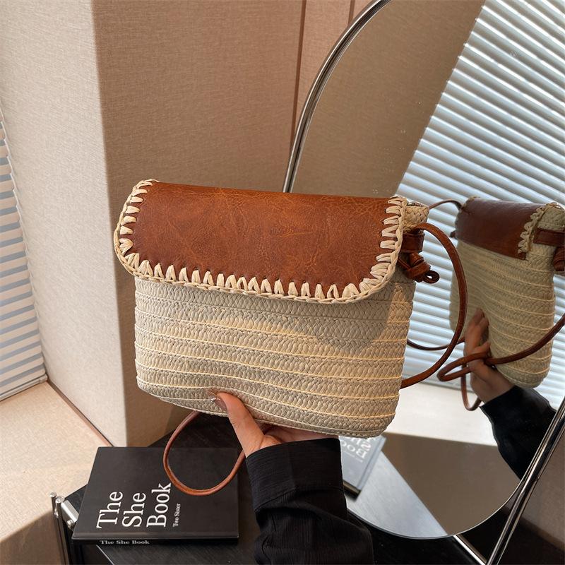 Casual small bag women's new fashion messenger bag spring and summer versatile seaside vacation woven straw bag