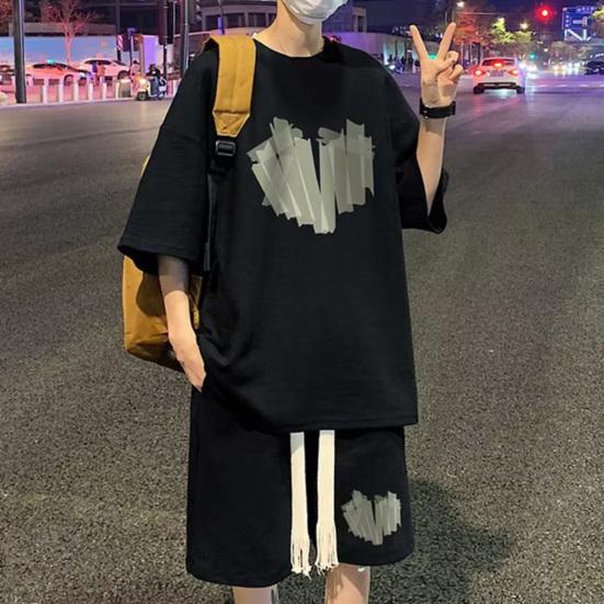 2Pcs/Set Men Summer Outfit Round Neck Short Sleeve Tops Wide Leg Shorts Set Heart Pattern Loose Fit Tracksuit