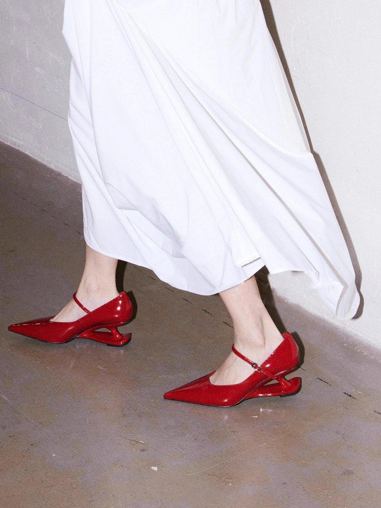 Large size temperament pointed tip suspension special-shaped heel Mary Jane high heels women's new retro pointed single shoes