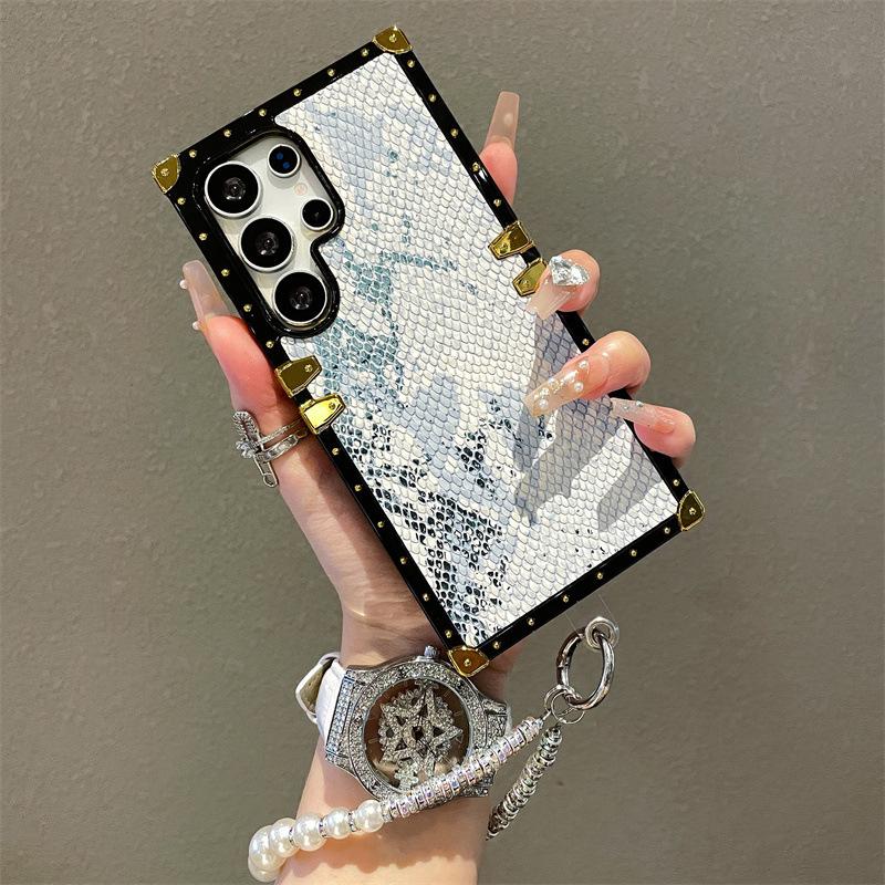 Light Luxury Brand Snake Pattern Chain Suitable for Samsung S25 Ultra Mobile Phone Case Anti Fall S24FE Protective Soft Shell A16