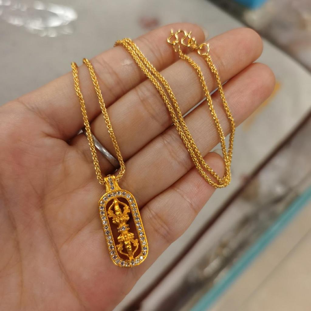 Collier pendentif Vajra Pixiu clouté de diamants de Wei Xue en imitation Or Sable