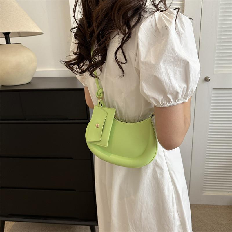 Fashionable New Moon Bag In Multiple Colors Street Style Shoulder Bag With Unique Stitching