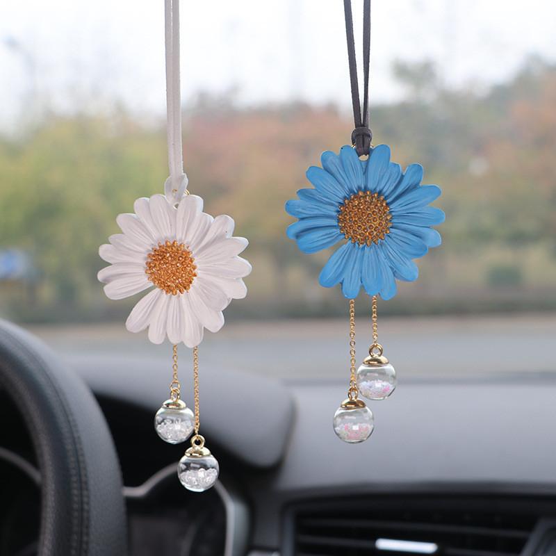 Daisy Stylish Car Pendant Aromatherapy Rearview Mirror Hanging Decor Universal