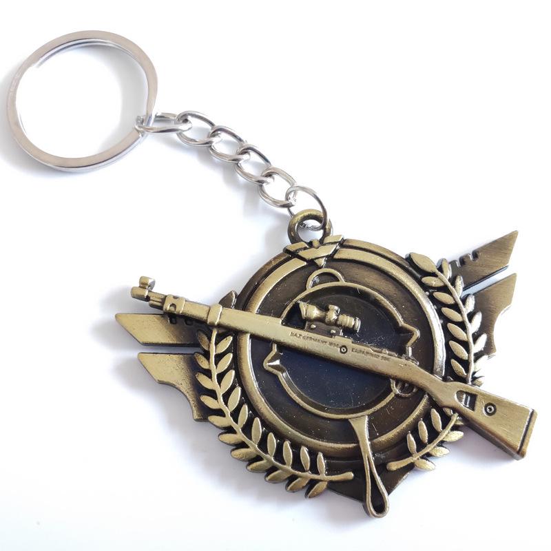 "12 cm PUBG-Schlüsselanhänger: Helm der Stufe 3, Bratpfanne und 98KAWM-Waffenmodell als Geschenk"