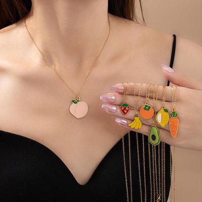Collar de Frutas Transfronterizo: Colgante de Fresa y Piña - Cadena Sencilla para Clavícula de Mujer