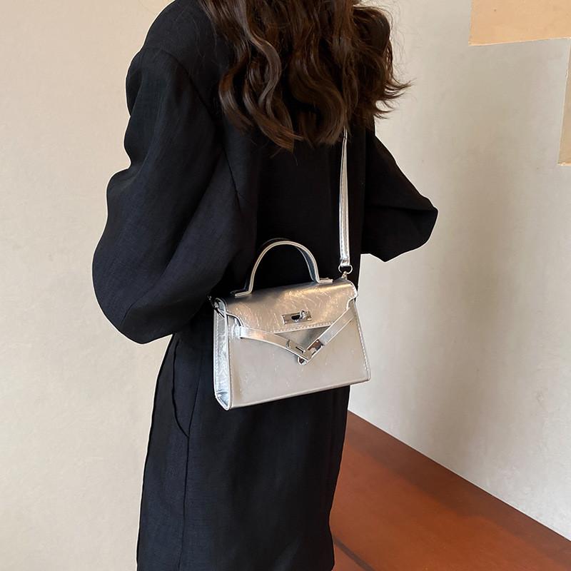 Chic Minimalist Shoulder Crossbody Bag Elegant Design For Women In 2024 Summer Fashion Trend