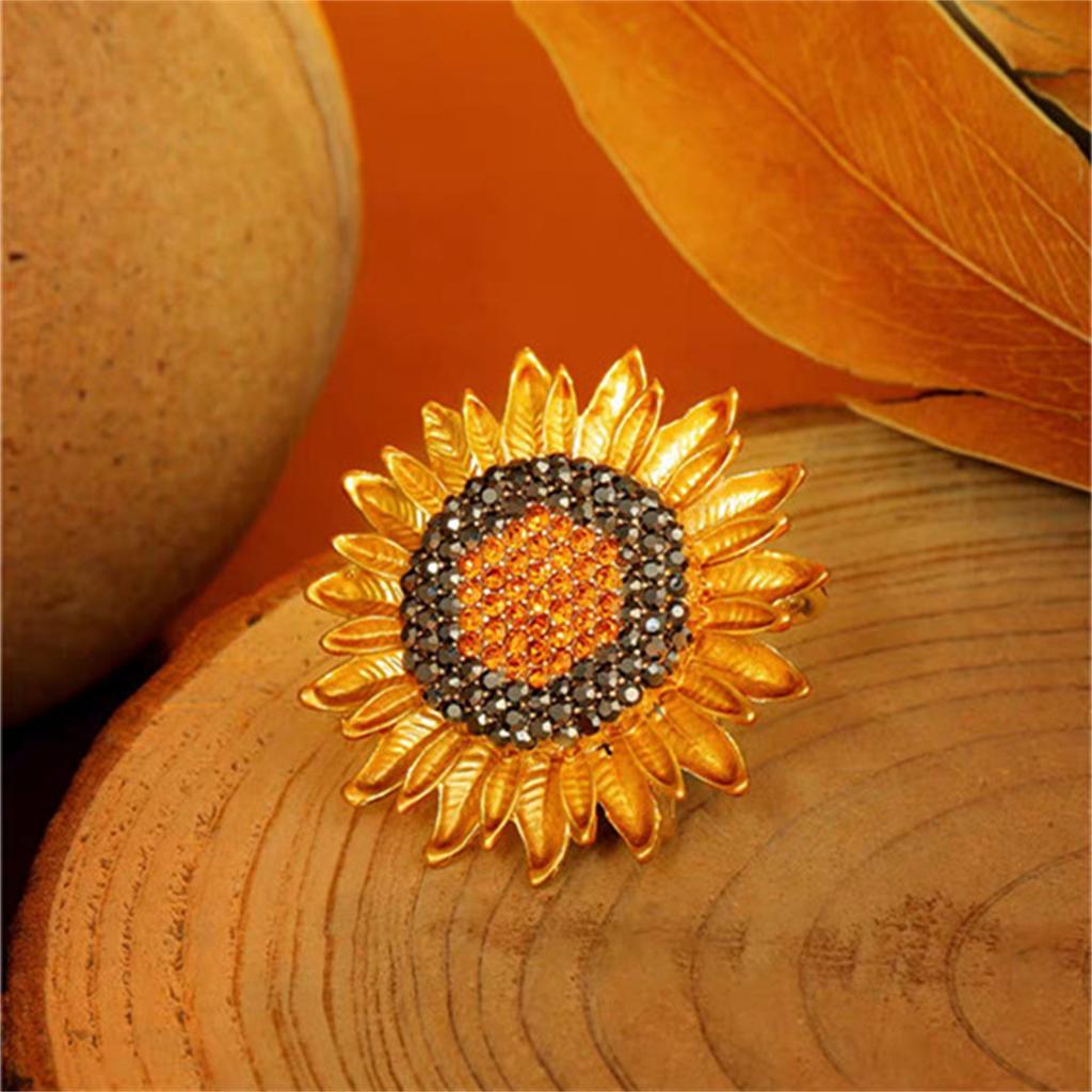 1Pc Fashionable and Exquisite Sunflower Brooch for Men and Women Creative Retro Personality Pin Party Birthday Gift Souvenir