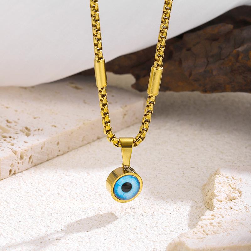 

Gold Devil s Eye Blue Necklace: Stainless Steel Twisted Collarbones Chain, High-End Design