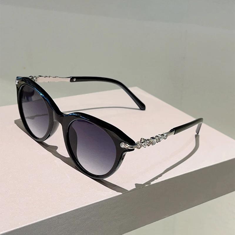 Round Sunglasses with Rhinestones Women  New in Gradient Outdoor Decor Shades Trendy Luxury Brand Design Sun Glasses