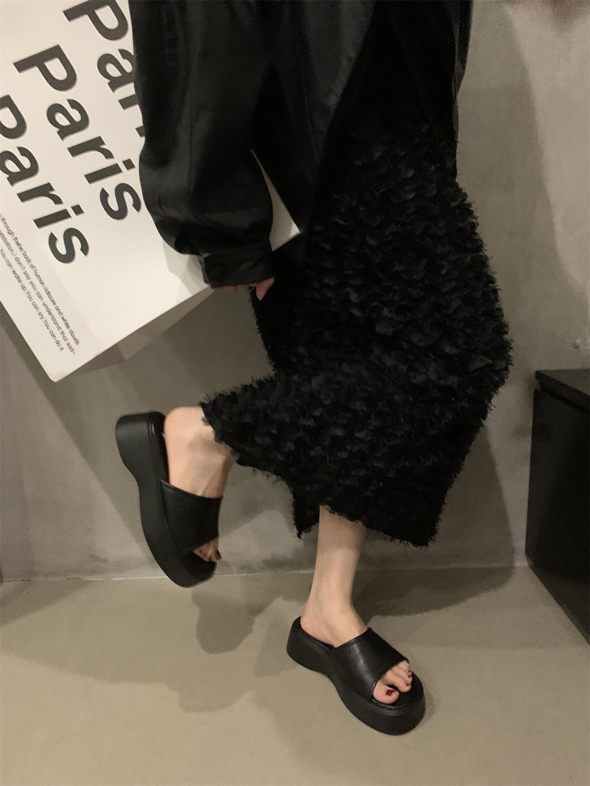 

Platform slippers women s shoes summer wear heightening sandals 2025 new Korean version one-word with open-toed beach shoes 40