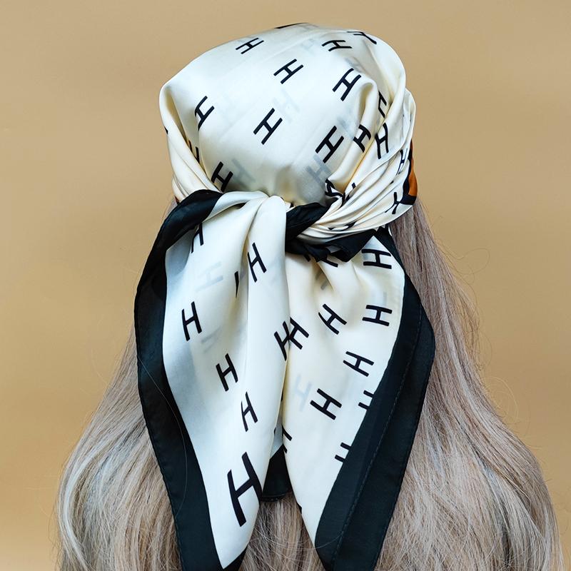 The Four Seasons Beach Kerchief New Style Sunscreen Silk Hijab Women Popular Design Headscarf Luxury 70X70CM Square Scarves