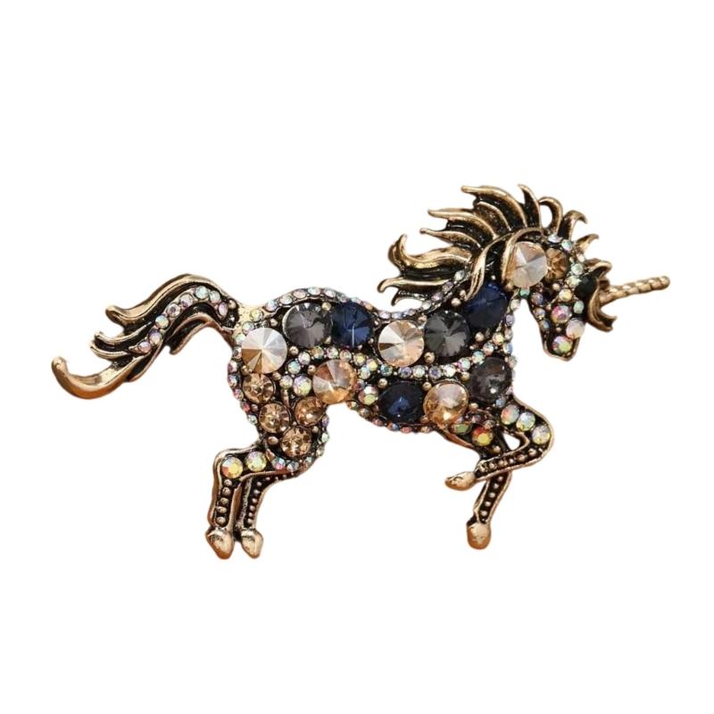 Elegant Unicorns Brooch For Women Portable Alloy Jewelry Accessory for Daily Wear and Special Occasions