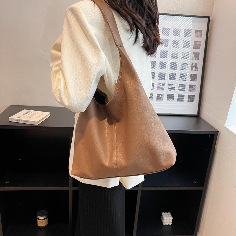 Lazy large-capacity soft leather bag women's 2025 new ins Korean version shoulder bag fashionable retro portable tote bag