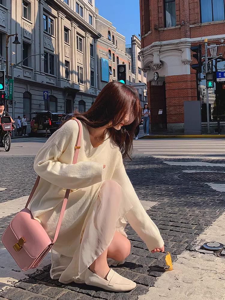 2026 New Women's Knit Long Sleeve Dress: Spring & Autumn French Style Age-Reducing Skirt.