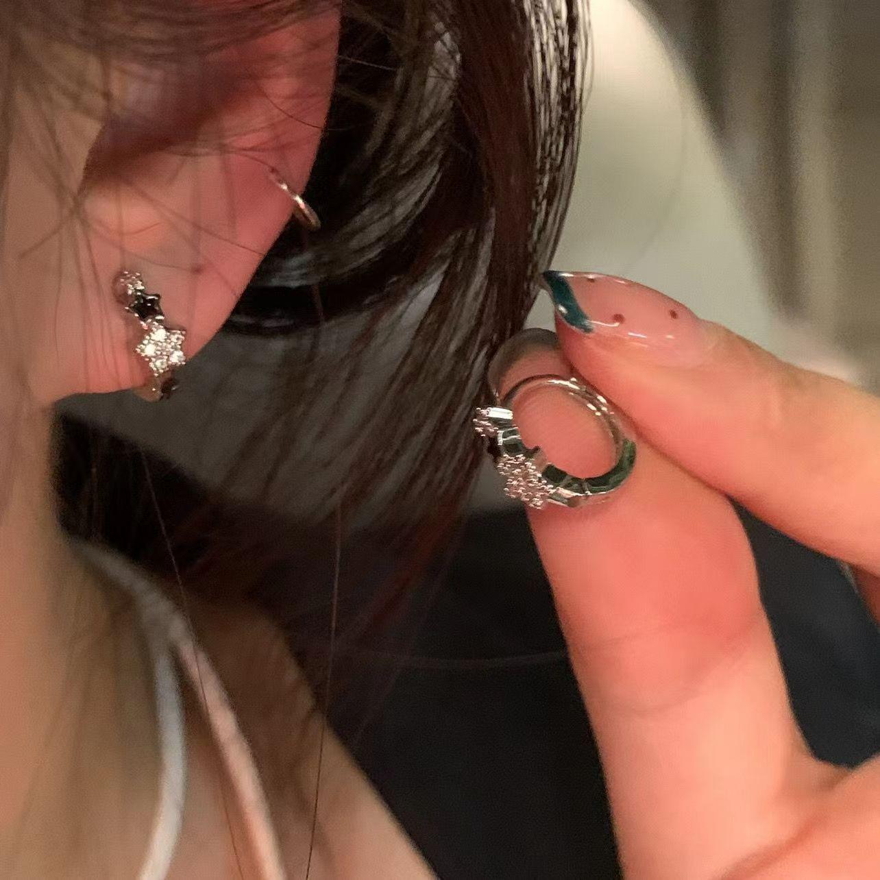 

Элегантные серьги-капли с камнем кошачий глаз — универсальные, легкие, роскошные, изысканного дизайна.