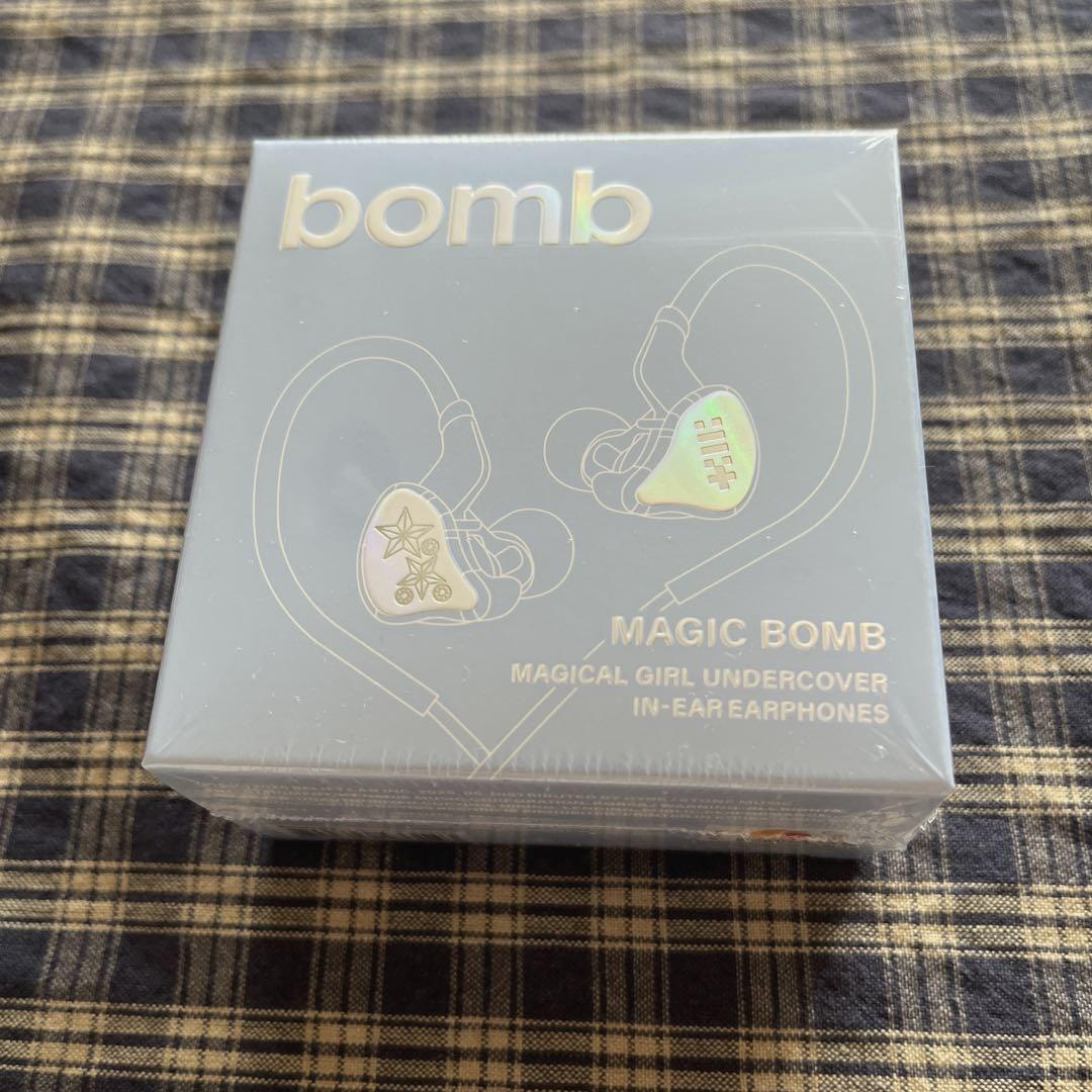 

[USED] ILLIT [ bomb ] Earphones MERCH ver.