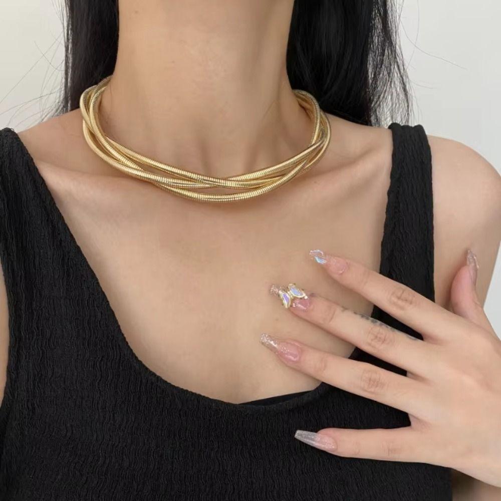 Collier superposé Hip Hop Collier punk créatif en métal Collier ras-du-cou torsadé Accessoire de bijoux
